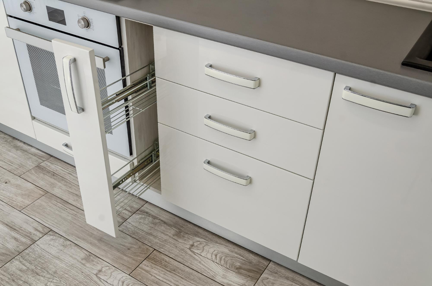 Zabudowa i wykończenie kuchni